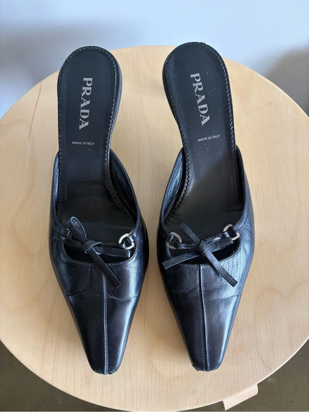 Vintage Prada Black Leather Pointed-Toe Kitten Heel Mules with Bows - Picture 2 of 9